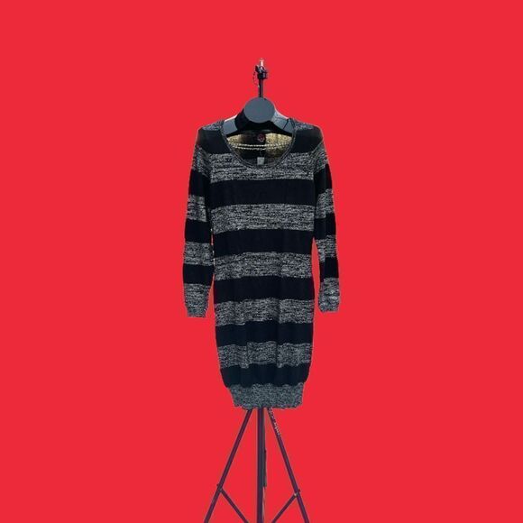 Torrid Rebel Wilson Black Silver Scoop Neckline Cozy Mid Sweater Dress Size 1X - Picture 9 of 9